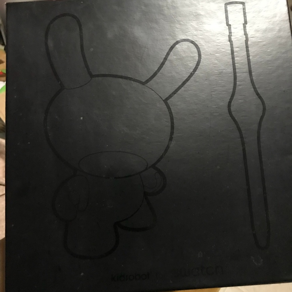 RARE KID ROBOT x SWATCH COLLAB WATCH - Picture 3 of 4